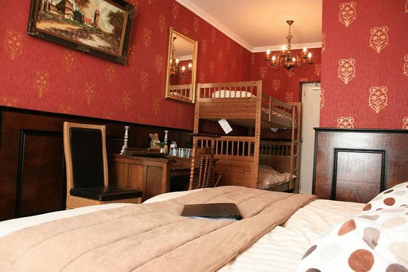 De Vier Heemskinderen IJzendijke Room photo